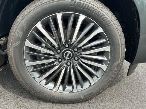 New 2025 Nissan Armada Platinum Reserve image 9