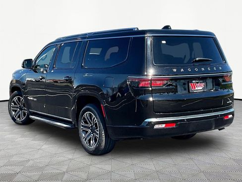 Used 2024 Jeep Wagoneer L Series II w/ Flexible Seating Group AWD/4WD image 4