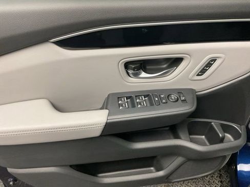 New 2025 Honda Pilot EX-L image 10