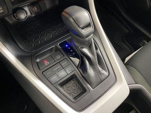 Used 2024 Toyota RAV4 LE image 17