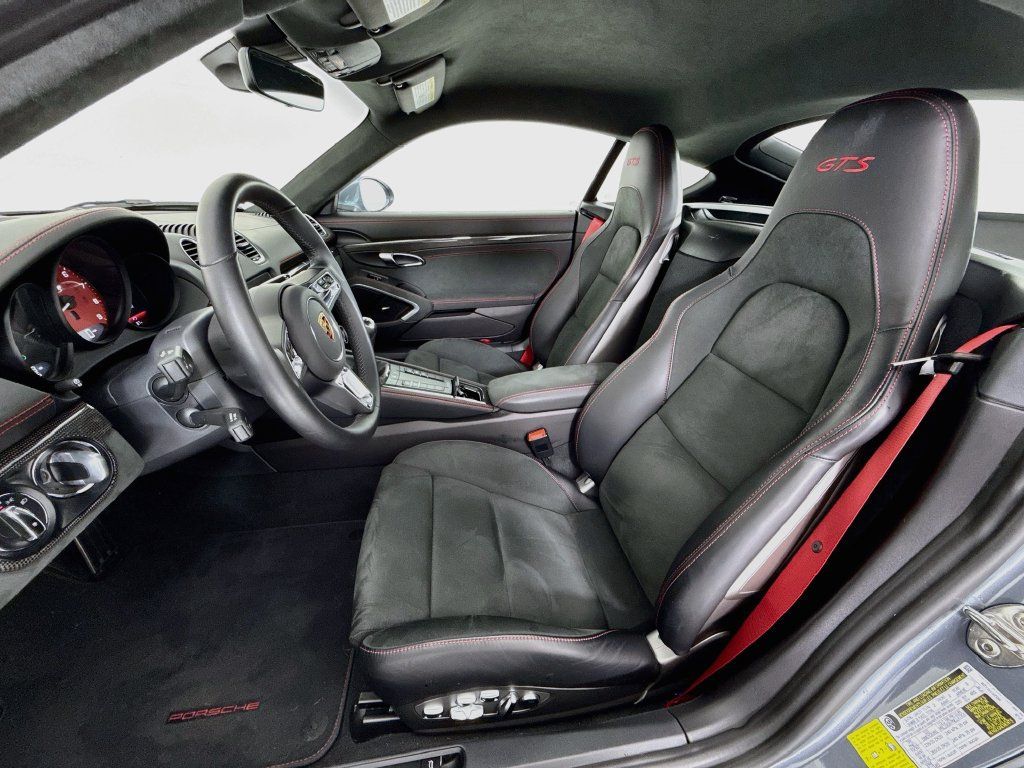 Certified 2025 Porsche 718 Cayman GTS RWD image 5