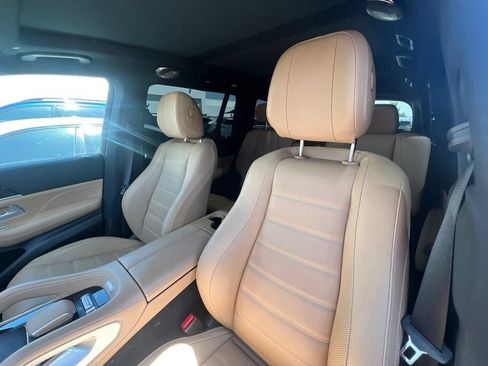 Used 2024 Mercedes-Benz GLS 450 4MATIC image 11