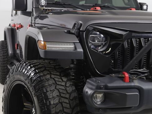 Used 2018 Jeep Wrangler Unlimited Rubicon w/ Dual Top Group AWD/4WD image 18