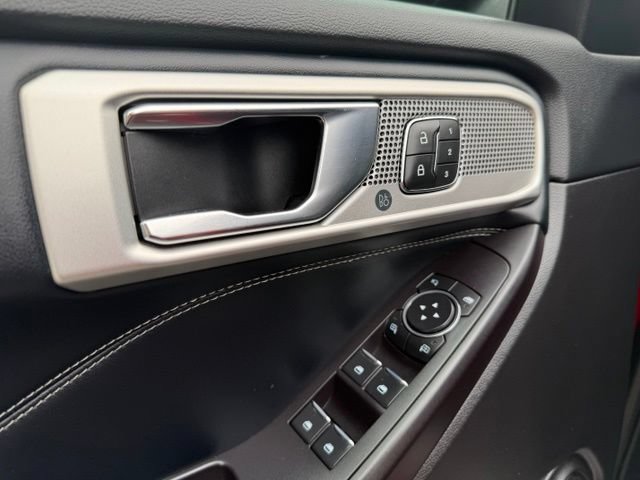 Used 2020 Ford Explorer Limited AWD/4WD image 13