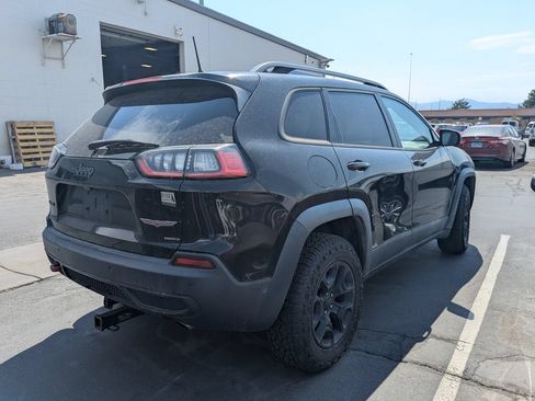 Used 2019 Jeep Cherokee Trailhawk AWD/4WD image 8