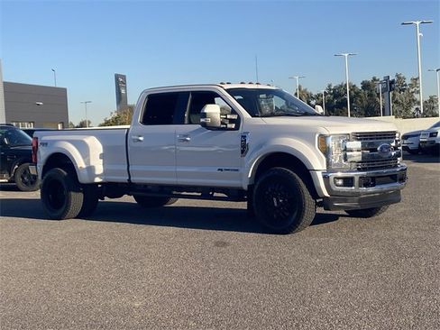 Used 2017 Ford F450 Lariat w/ Lariat Value Package image 4
