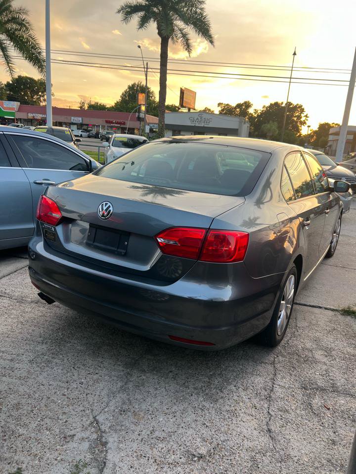 Used 2011 Volkswagen Jetta Sedan FWD image 3