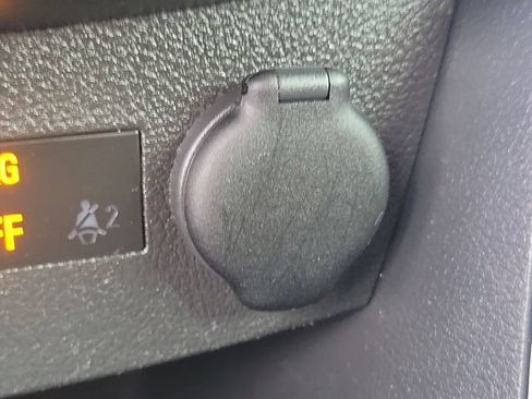 Used 2020 Chevrolet Trax LT w/ LT Convenience Package FWD image 16