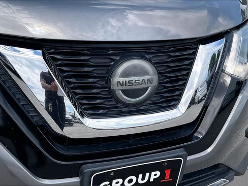 Used 2019 Nissan Rogue SV FWD image 32