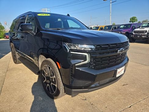 Used 2021 Chevrolet Tahoe RST w/ Luxury Package AWD/4WD image 15