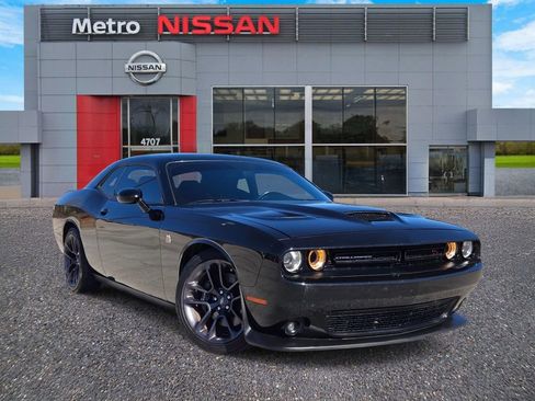 Used 2022 Dodge Challenger R/T Scat Pack image 1