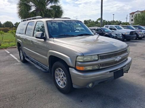 Used 2003 Chevrolet Suburban Z71 AWD/4WD image 4