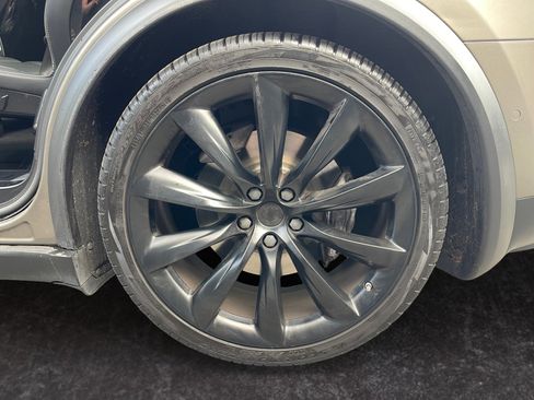 Used 2016 Tesla Model X 70D image 14