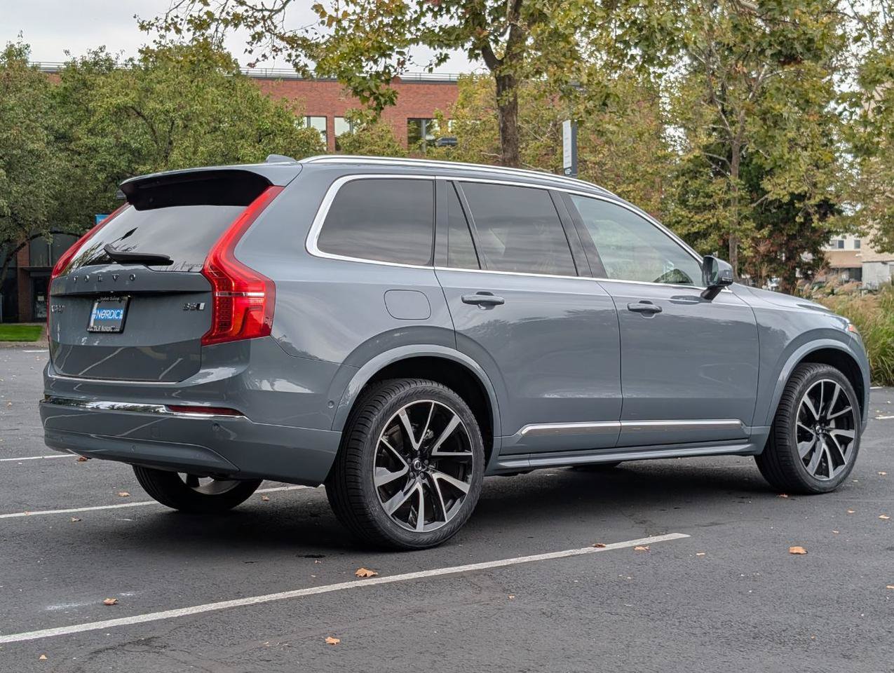 Used 2023 Volvo XC90 B6 Plus w/ Protection Package Premier AWD/4WD image 7
