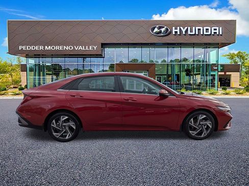 Certified 2024 Hyundai Elantra SEL w/ Convenience Package image 3