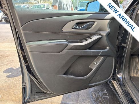 Used 2020 Chevrolet Traverse LT image 18