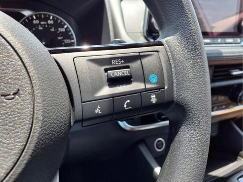Certified 2023 Nissan Rogue SV FWD image 21