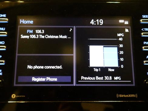 Used 2024 Toyota Camry SE image 30