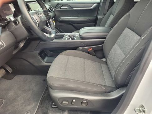 Used 2026 GMC Acadia Elevation FWD image 17