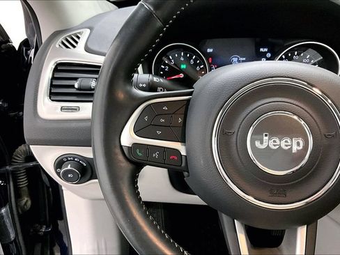 Used 2019 Jeep Compass Latitude w/ Popular Equipment Group AWD/4WD image 11