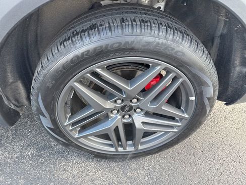 Used 2025 Ford Explorer ST-Line w/ ST-Line Street Pack image 26