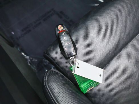 Used 2014 Porsche 911 Turbo S image 34