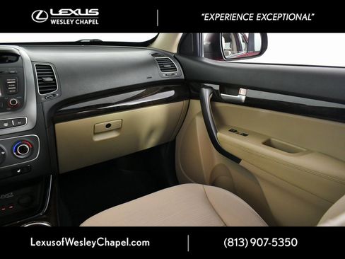 Used 2015 Kia Sorento LX image 28