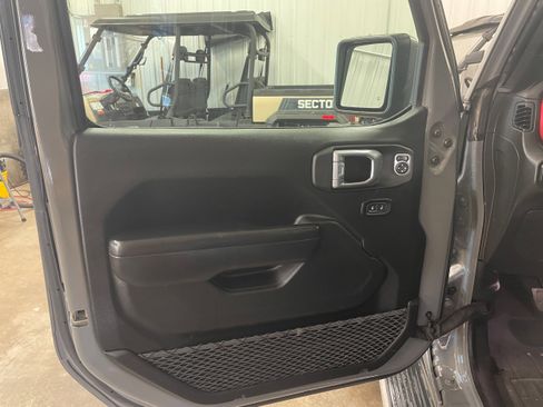 Used 2021 Jeep Gladiator Rubicon image 10