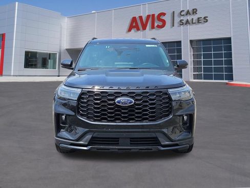 Used 2025 Ford Explorer ST-Line w/ ST-Line Street Pack AWD/4WD image 10
