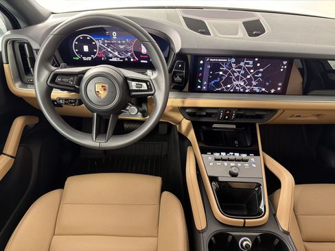 Certified 2026 Porsche Cayenne AWD/4WD image 29