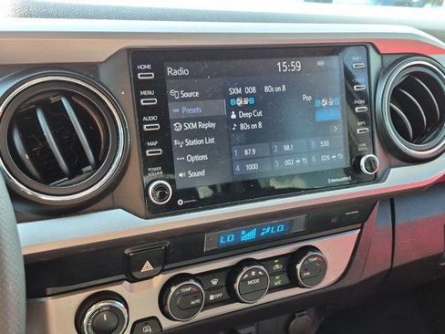 Used 2021 Toyota Tacoma SR5 AWD/4WD image 11