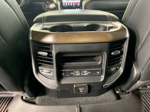 Used 2021 RAM 1500 Laramie AWD/4WD image 33