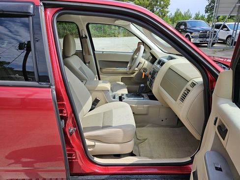 Used 2009 Ford Escape XLT image 8