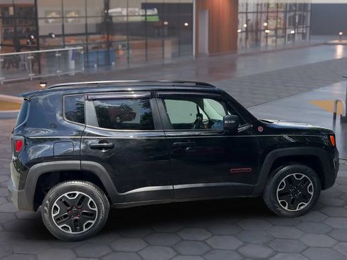 Used 2017 Jeep Renegade Trailhawk AWD/4WD image 16