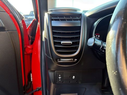 Used 2019 Kia Soul + image 18