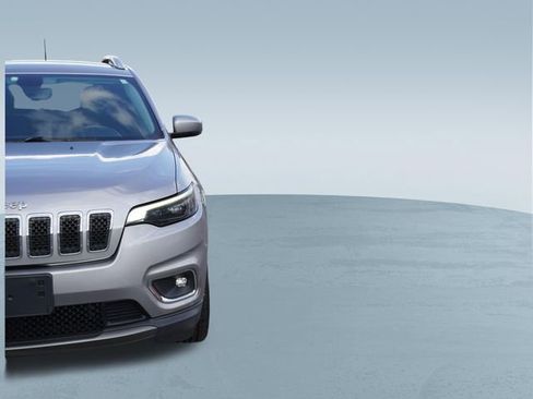 Used 2019 Jeep Cherokee Limited FWD image 37