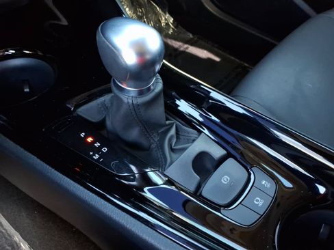 Used 2022 Toyota C-HR Limited FWD image 34