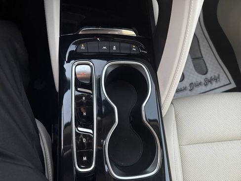 Used 2022 Buick Envision Essence w/ Safety Package image 19