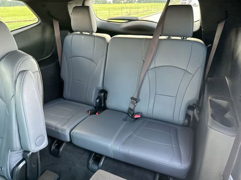 Used 2024 Buick Enclave Premium image 23