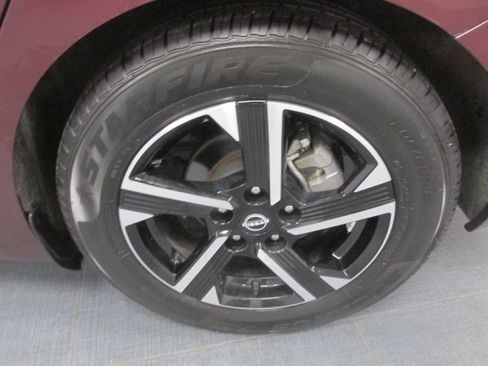 Used 2024 Nissan Sentra SV FWD image 13