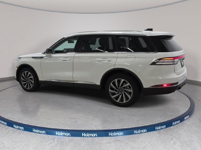 New 2027 Lincoln Aviator AWD image 7