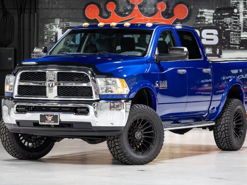 Used 2015 RAM 2500 Tradesman w/ Chrome Appearance Group AWD/4WD image 4