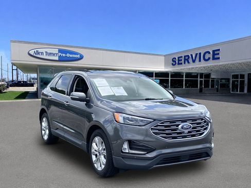 Used 2020 Ford Edge Titanium w/ Equipment Group 301A FWD image 2