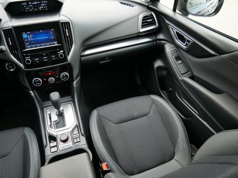 Used 2019 Subaru Forester Premium AWD/4WD image 11