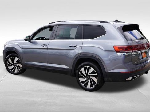 Used 2024 Volkswagen Atlas SE AWD/4WD image 8