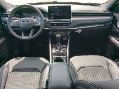 New 2026 Jeep Compass Latitude AWD/4WD image 13