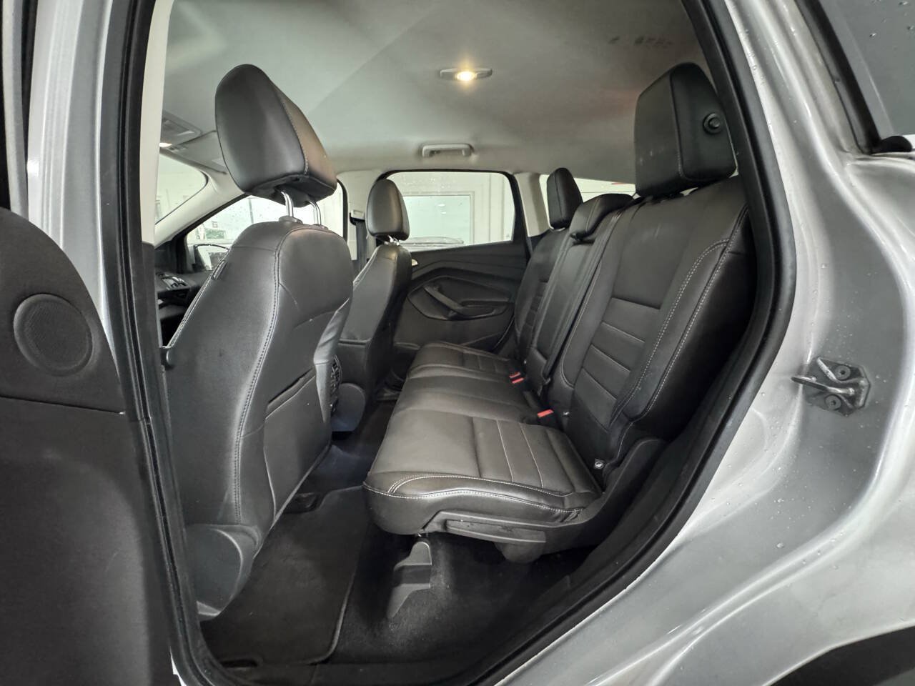 Used 2015 Ford Escape Titanium w/ Equipment Group 301A AWD/4WD image 18