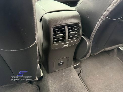 Used 2025 Ford Escape Platinum AWD/4WD image 21