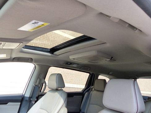 Used 2024 Honda Odyssey Elite image 40
