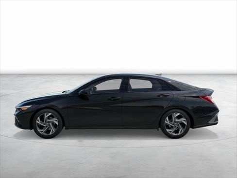 New 2026 Hyundai Elantra SEL Sport Premium FWD image 3